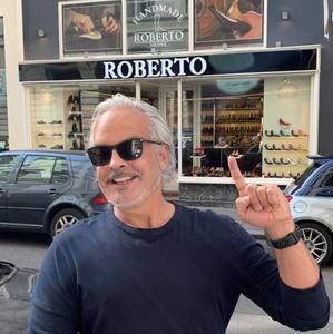 Meet your Posher, Robert